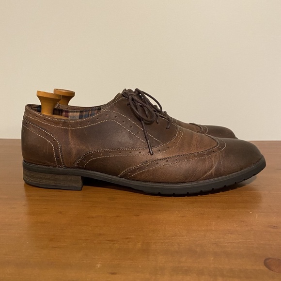 BedStu Distressed Wingtip Oxford Shoes